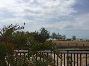 Beach nearby - White Sea Boutique Hotel (Sihanoukville)