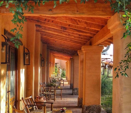 Terrace/patio. Posada Rural La Matilde