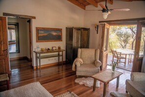 Superior Double Room | Egyptian cotton sheets, premium bedding, in-room safe, soundproofing - Posada Rural La Matilde (San Javier)