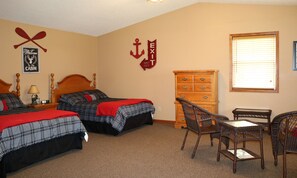 Cabin #4, 2 double beds | Living room | Flat-screen TV, DVD player