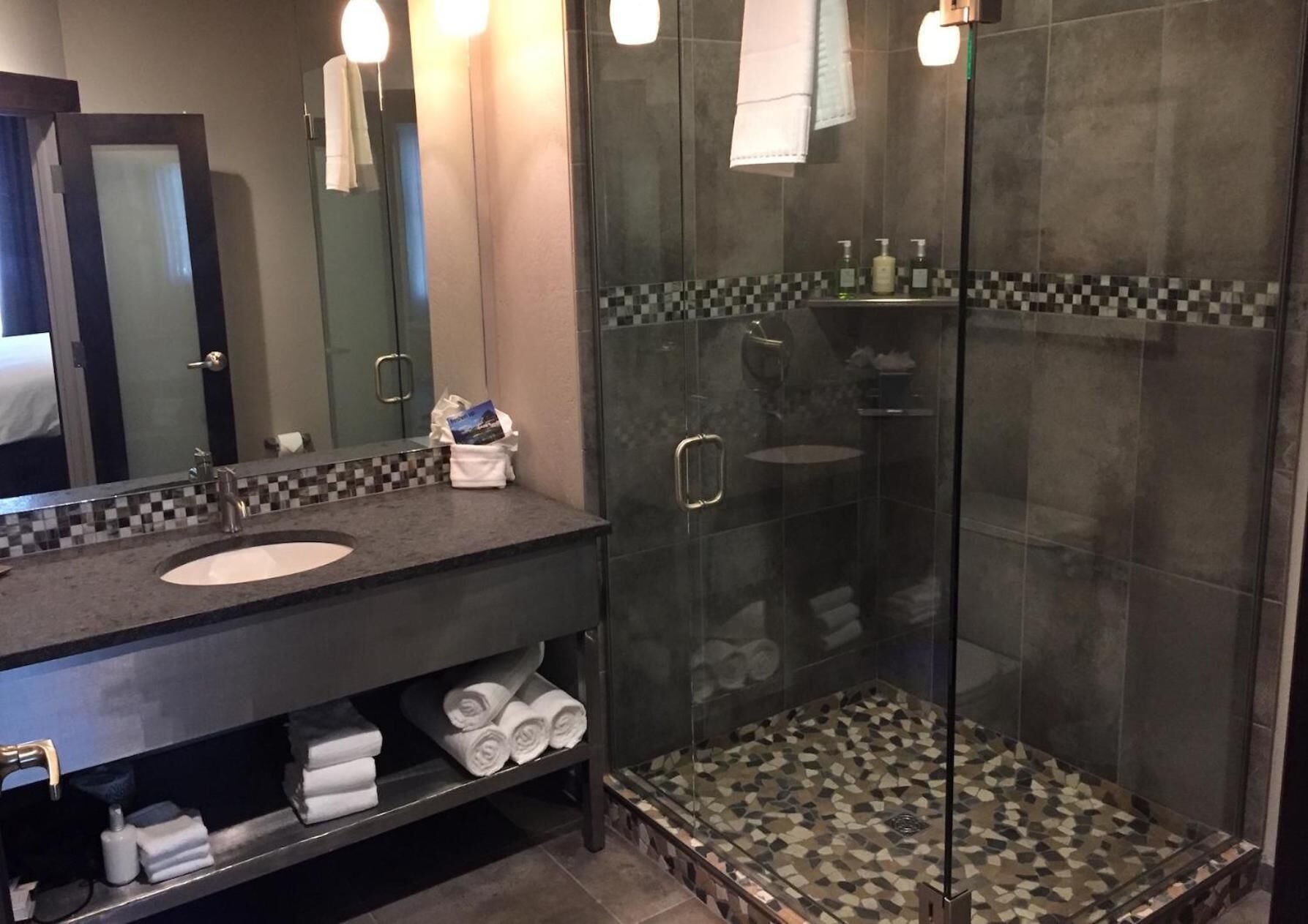 deluxe double room, 2 queen beds, city view | bathroom | shower, free toiletries, bathrobes, slippers