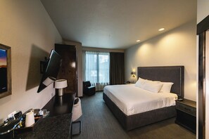 Premium bedding, in-room safe, desk, laptop workspace - The Firebrand Hotel (Whitefish)