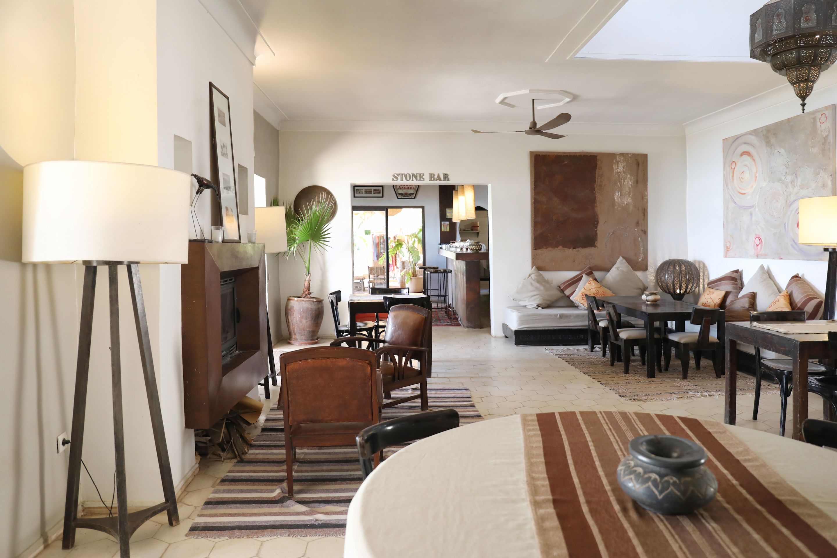 breakfast, lunch, dinner served; international cuisine