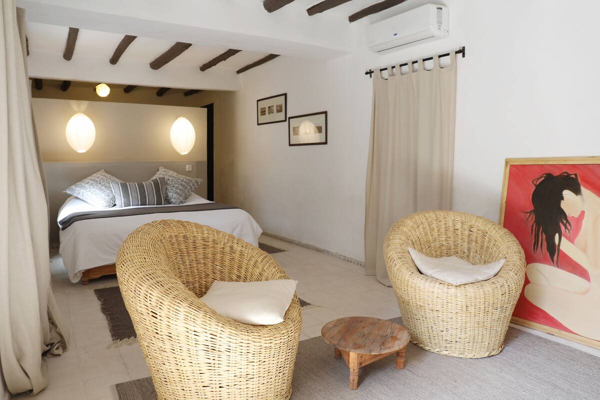 superior double room | individually decorated, individually furnished, desk, blackout curtains