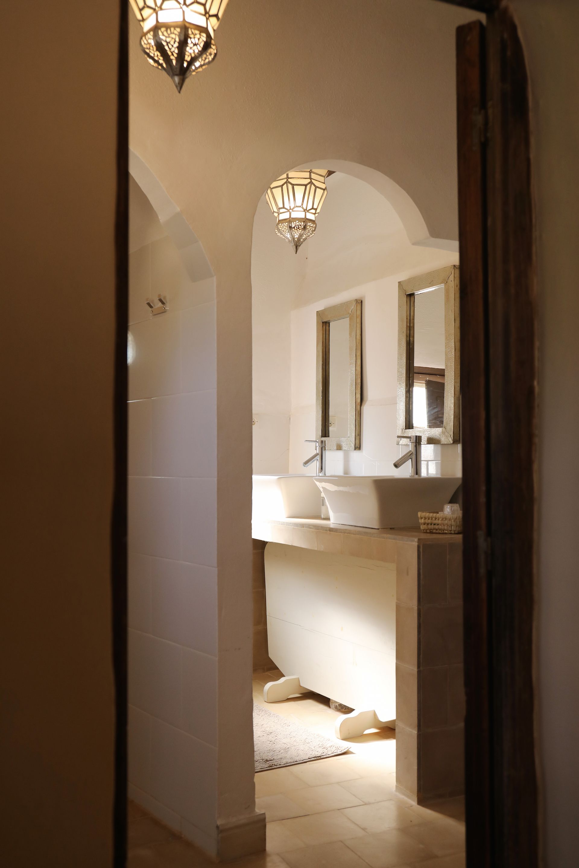 superior double room | bathroom | shower, rainfall showerhead, free toiletries, hair dryer