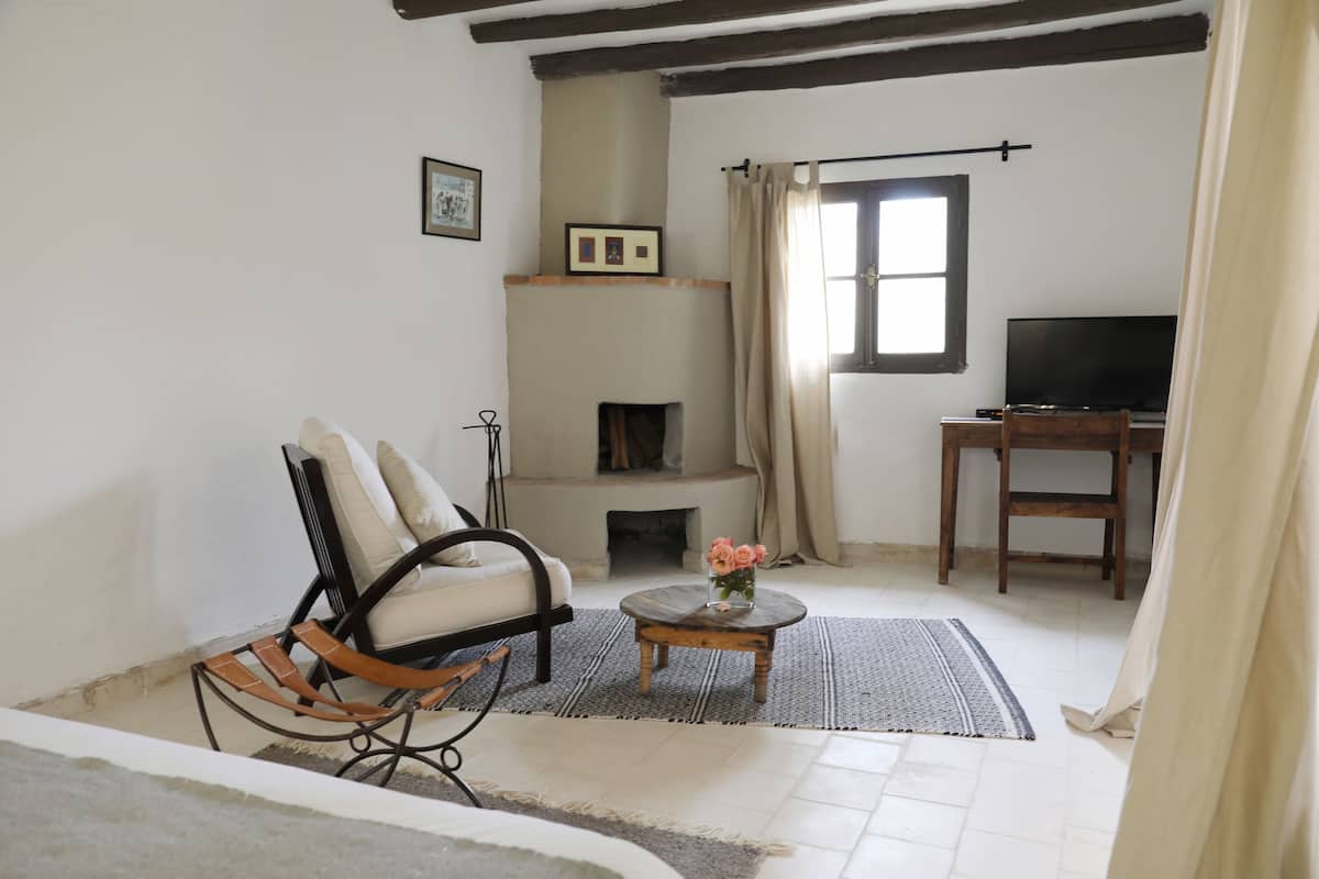 Classic Suite, 2 Bedrooms | Desk, blackout curtains, soundproofing, free WiFi