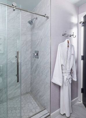 Free toiletries, hair dryer, bathrobes, towels - The Mayton (Cary)
