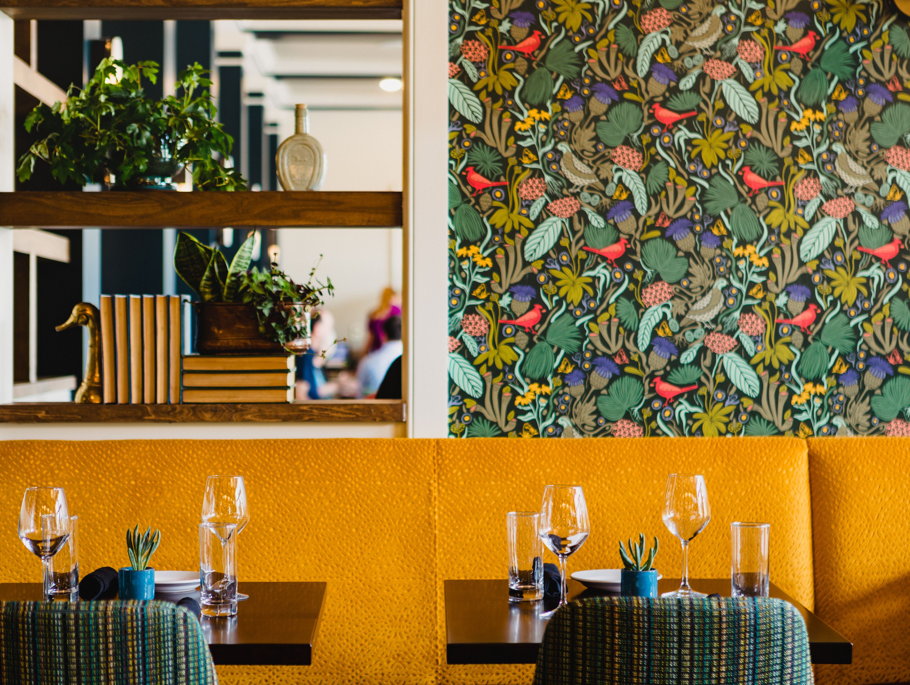 breakfast, lunch, dinner served; american cuisine