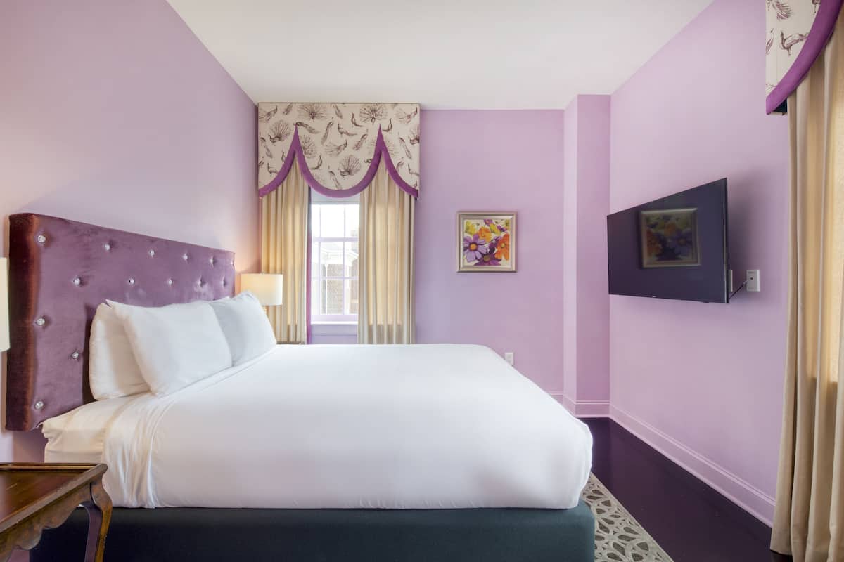 Deluxe Queen Suite | Premium bedding, pillowtop beds, in-room safe, desk