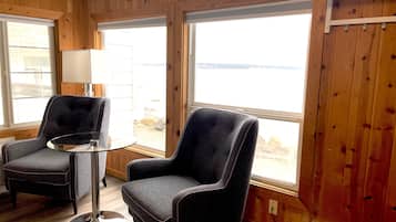 Habitación Deluxe | Ropa de cama de alta calidad, camas con pillow-top y wifi gratis