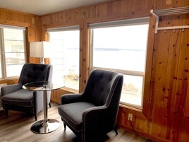 Deluxe Room | Premium bedding, pillowtop beds, free WiFi, bed sheets