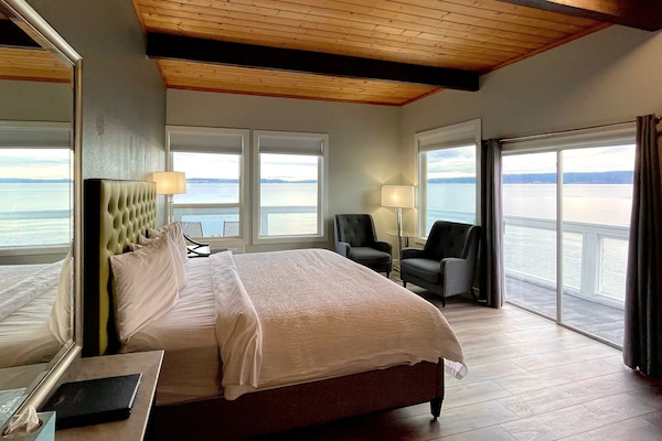 Chambre Deluxe | Literie de qualité supérieure, surmatelas, Wi-Fi gratuit, draps fournis