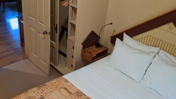 Suite Deluxe, 2 chambres, vue fleuve | 2 chambres, literie de qualité supérieure, surmatelas, bureau