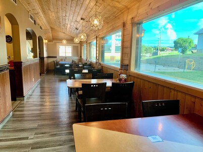 Peace Valley Inns