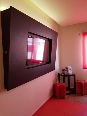 标准房 | 客房内保险箱、免费 WiFi