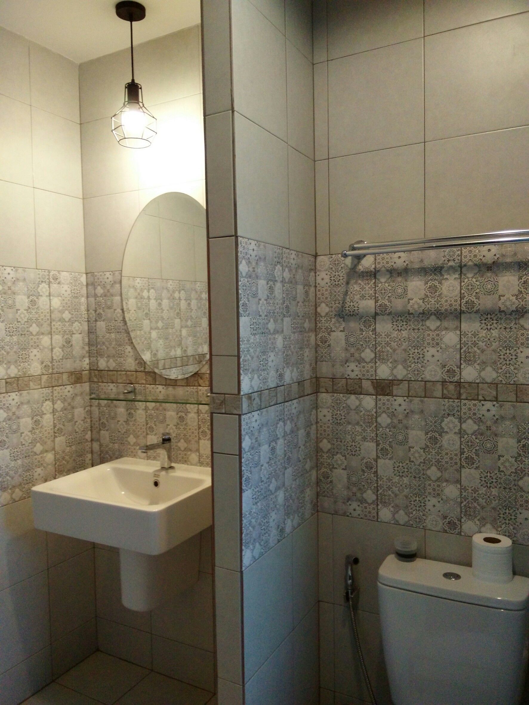 family duplex room | bathroom | free toiletries, slippers, towels