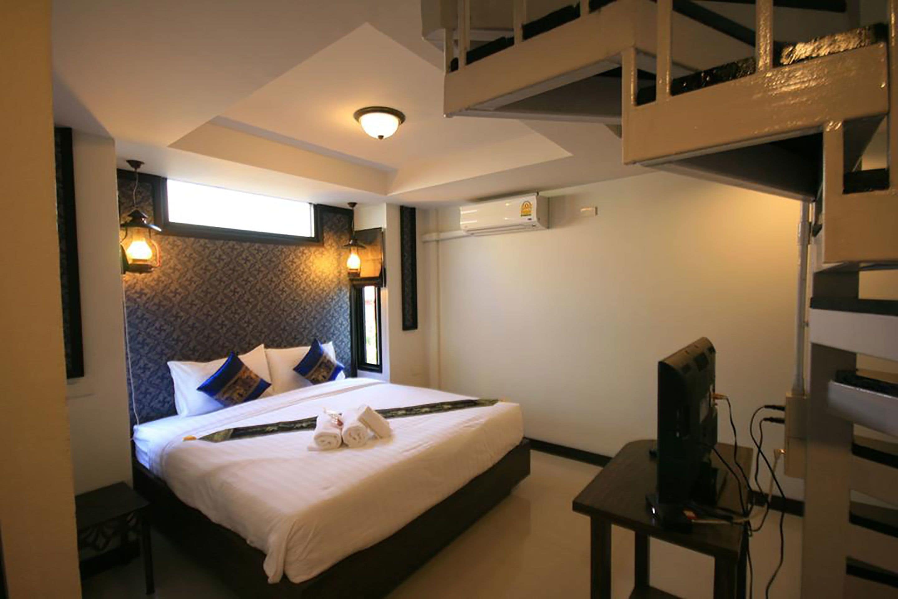 family duplex room | desk, soundproofing, free wifi, bed sheets