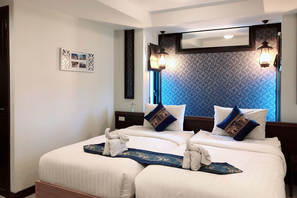 Bureau, chambres insonorisées, Wi-Fi gratuit, draps fournis