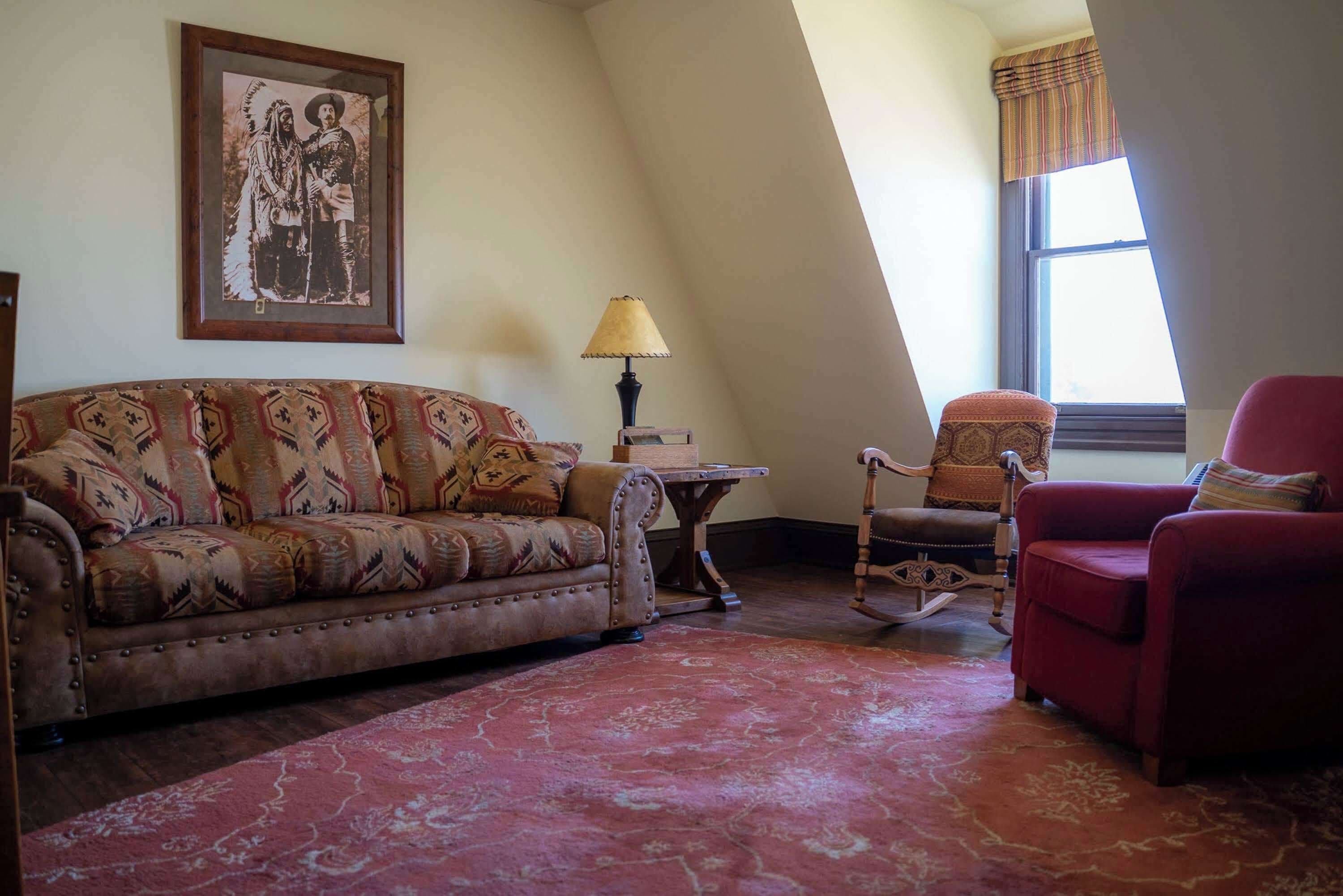 suite, 1 king bed, non smoking | premium bedding, blackout curtains, iron/ironing board, free wifi