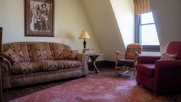 Suite, 1 King Bed, Non Smoking | Premium bedding, blackout drapes, iron/ironing board, free WiFi