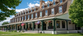 Sheridan Inn, B/W Signature Collection