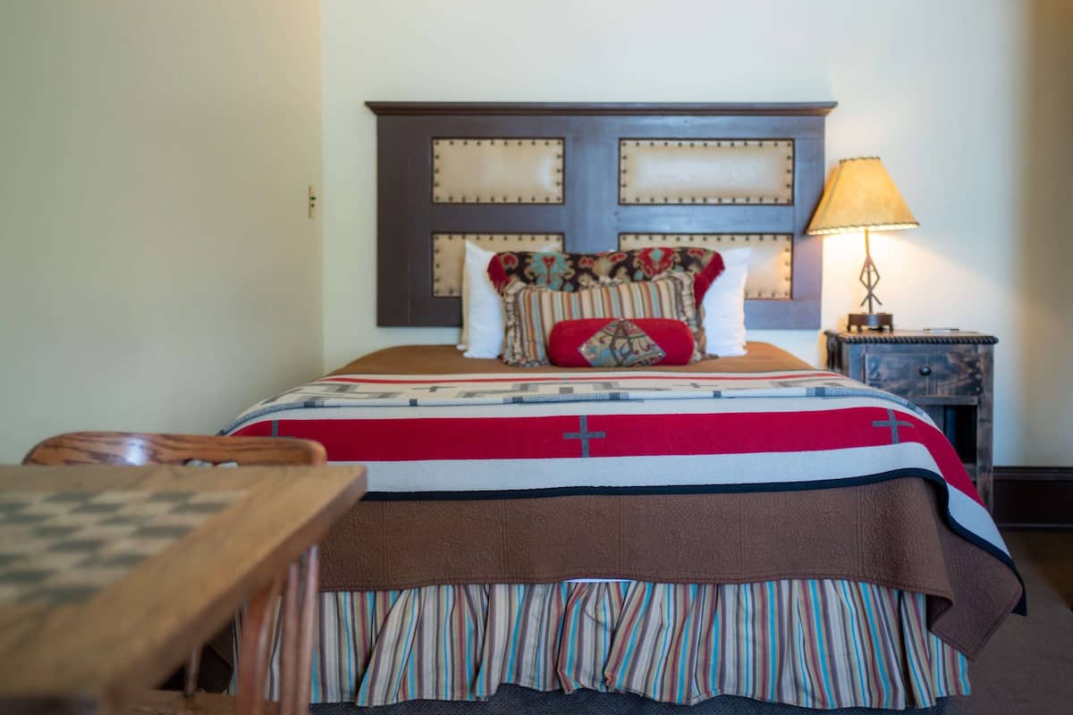 Ropa de cama de alta calidad y cortinas blackout