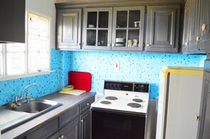 Studio Suite, Ocean View | Private kitchen | Fridge, microwave