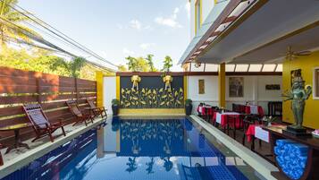 Outdoor pool, pool loungers