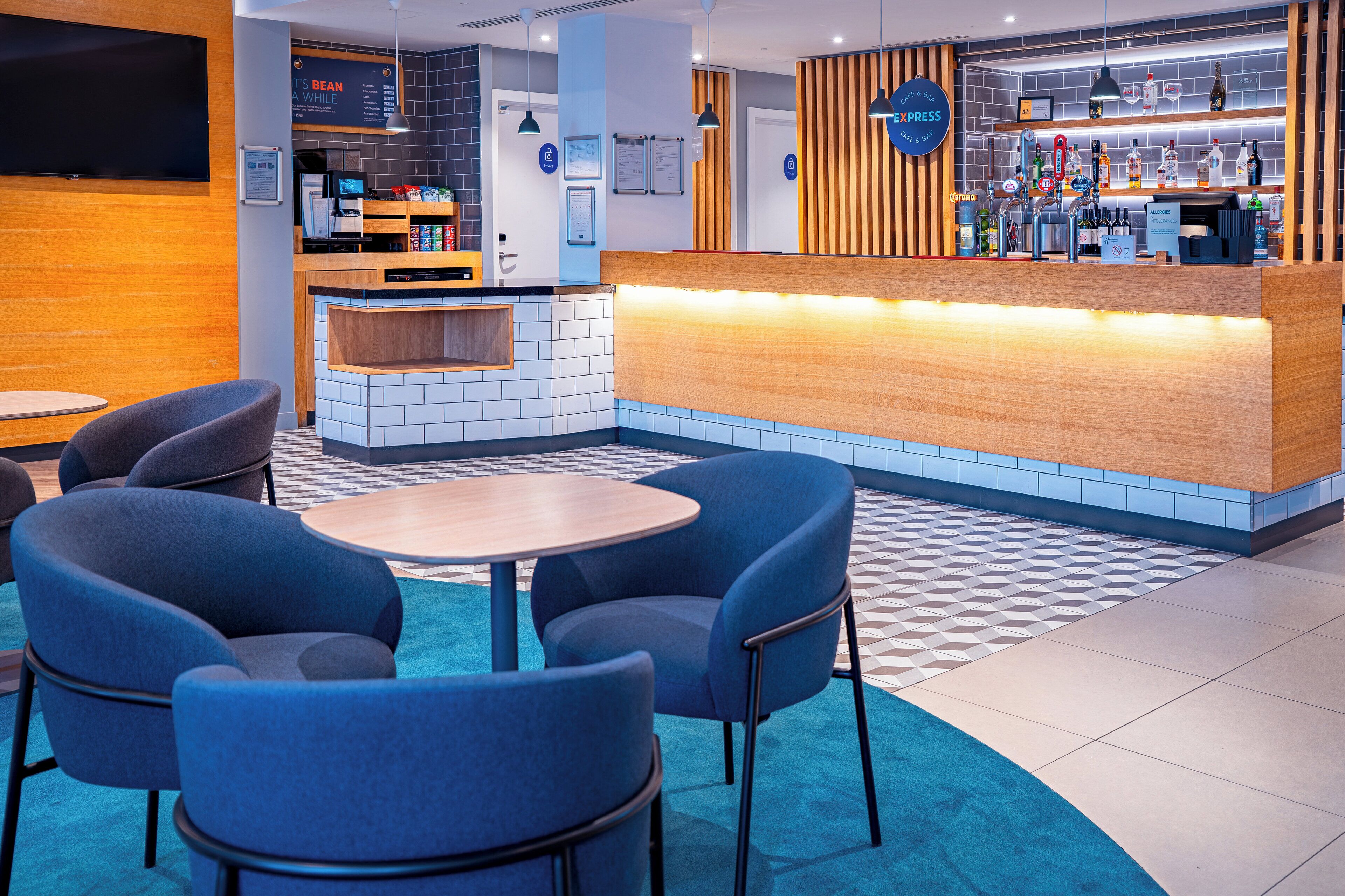 Photo - Holiday Inn Express St. Albans - M25, Jct.22 by IHG