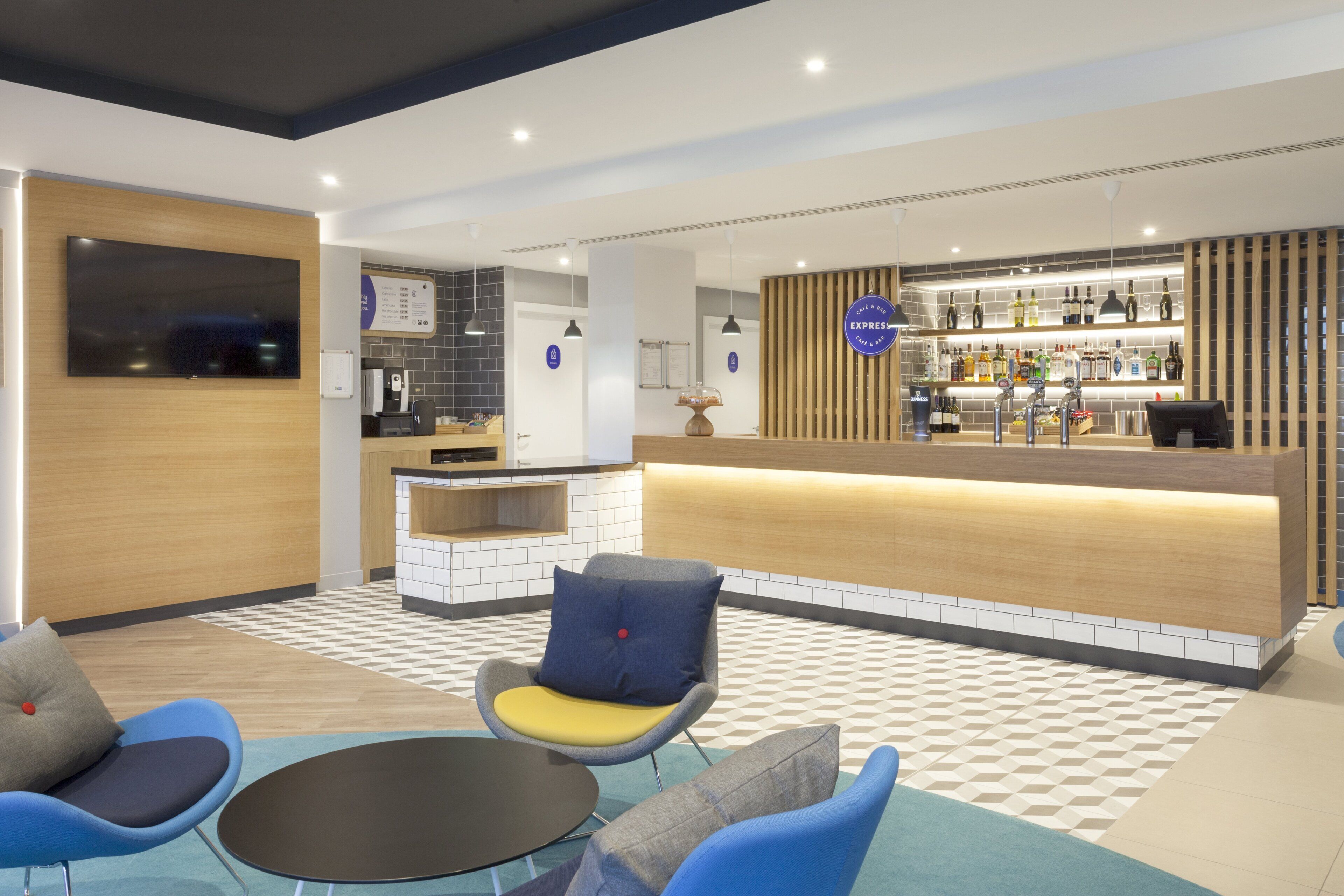 Photo - Holiday Inn Express St. Albans - M25, Jct.22 by IHG