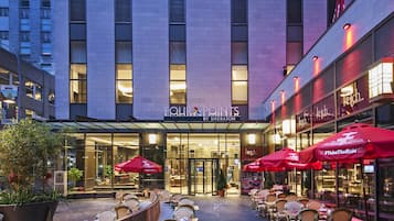 Hotels Nearby