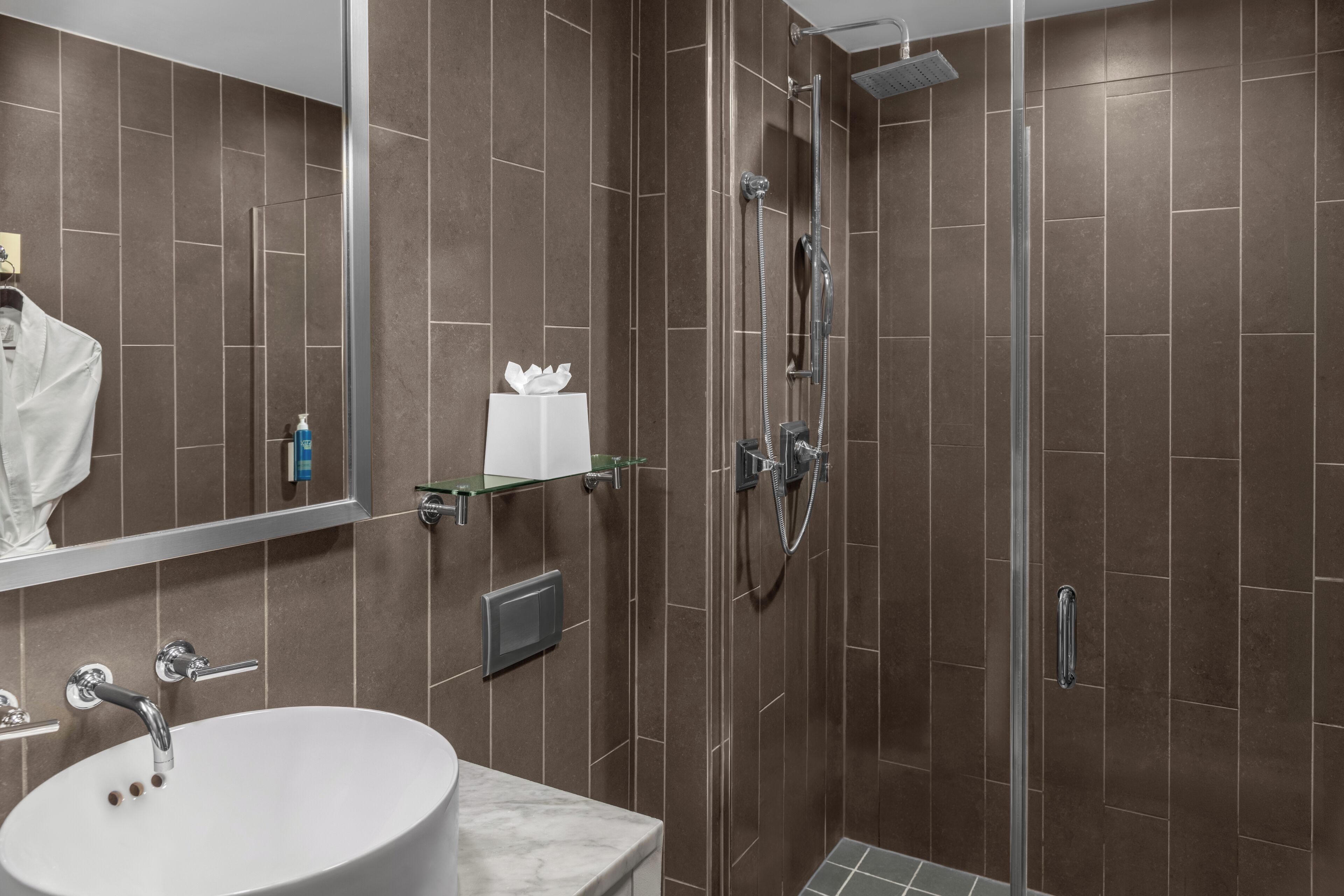 Suite, 1 King-Bett | Badezimmer | Kostenlose Toilettenartikel, Haartrockner, Handtücher, Seife