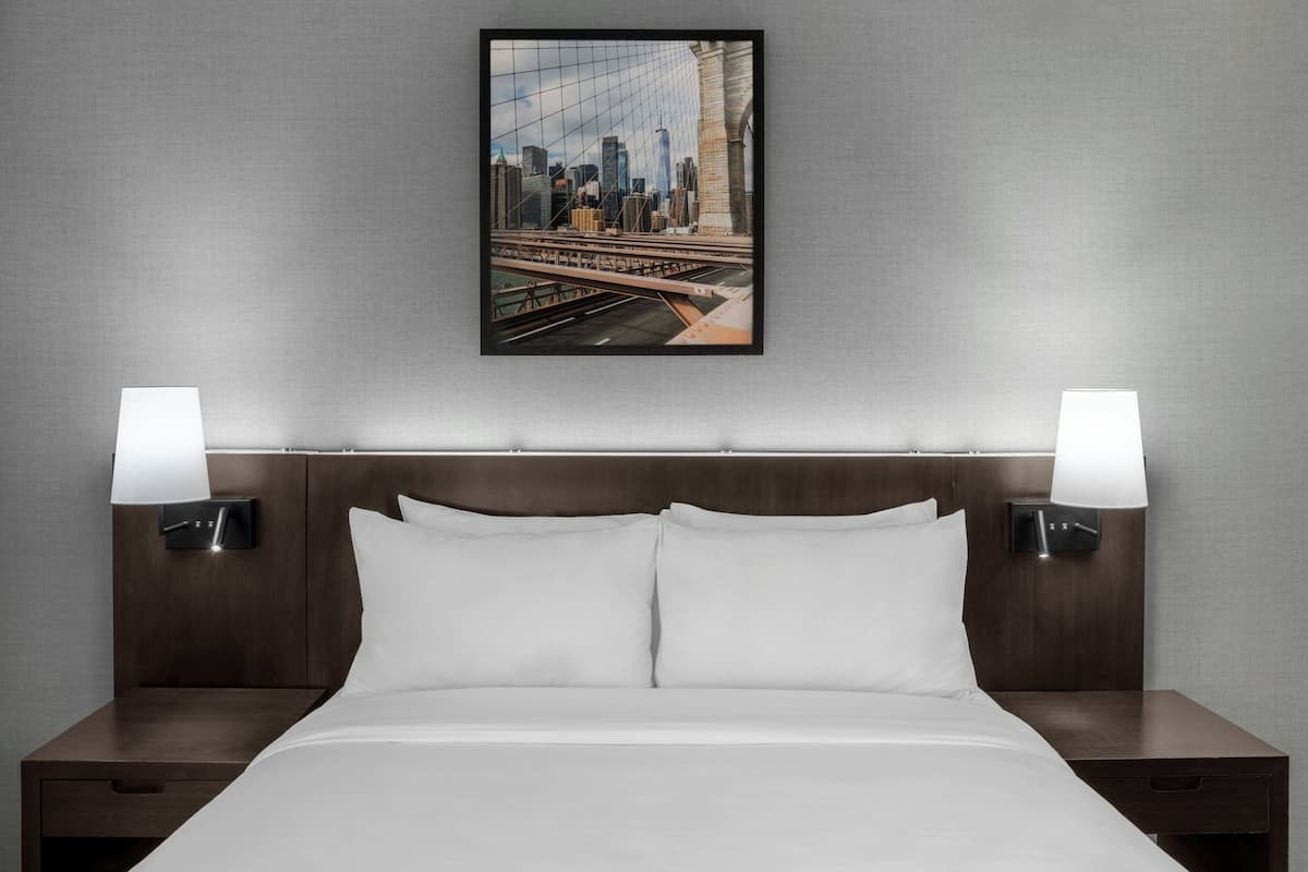 Room, 1 Queen Bed | Premium bedding, down comforters, pillowtop beds, in-room safe