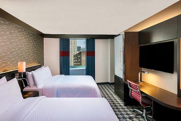 Premium bedding, down duvets, pillow-top beds, in-room safe - Four Points By Sheraton New York Downtown (New York)