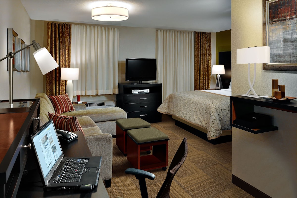 1 bedroom, desk, laptop workspace, blackout drapes