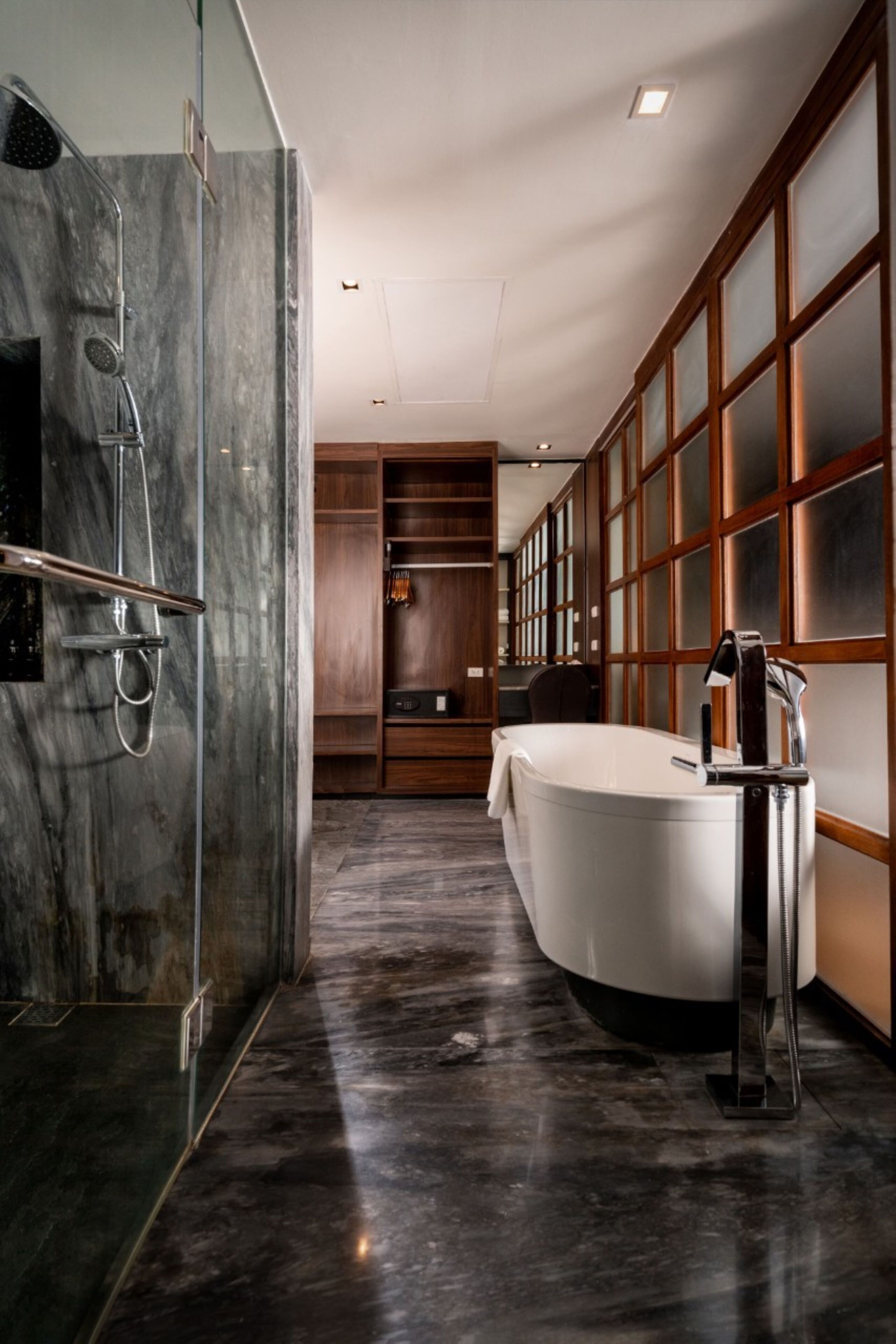 signature suite | bathroom | free toiletries, hair dryer, slippers, towels