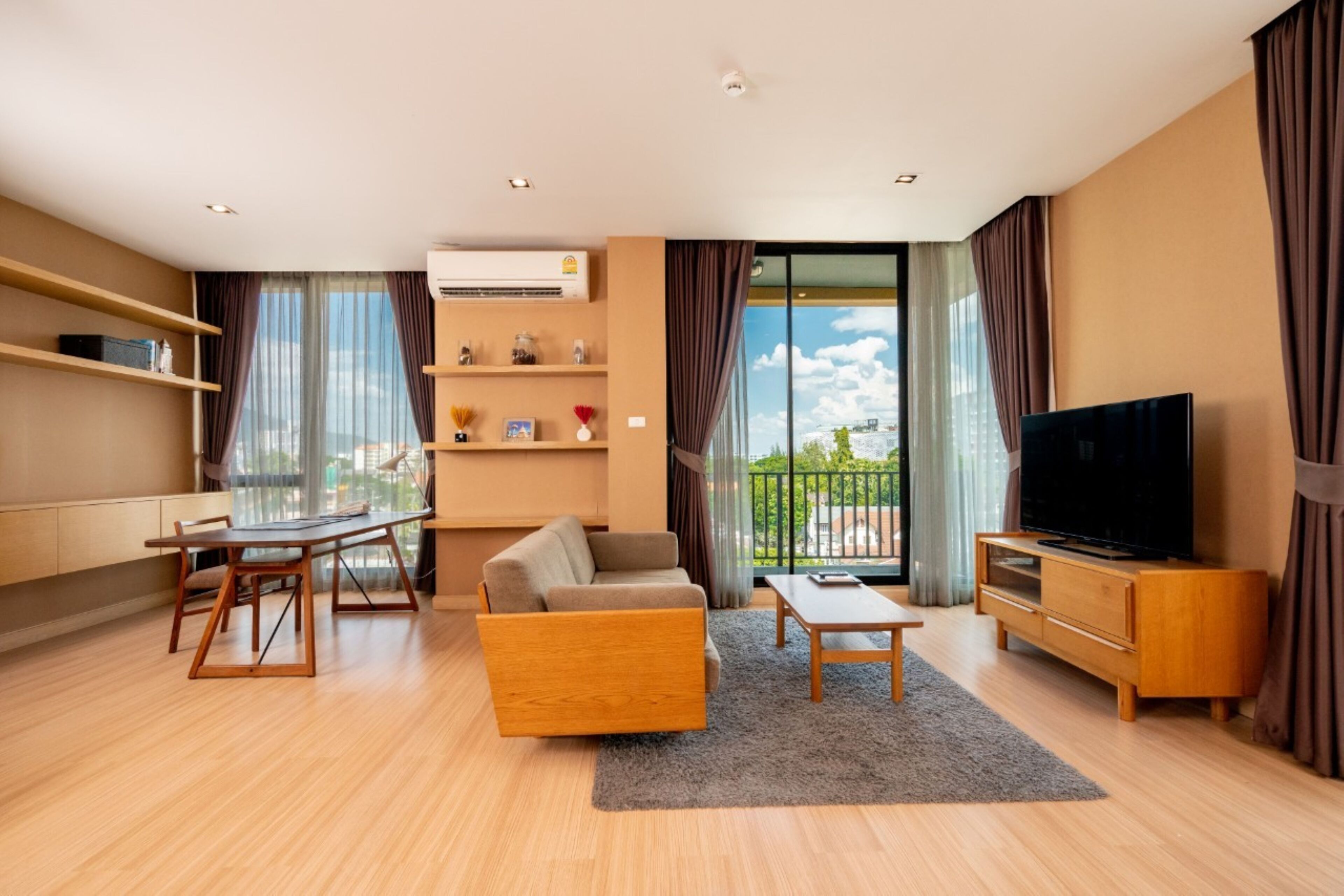 executive suite | city view