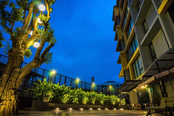 Front of property - evening/night