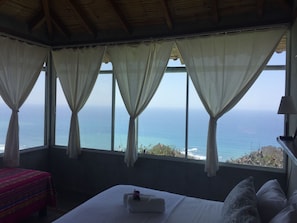 Premium bedding, free WiFi, wheelchair access