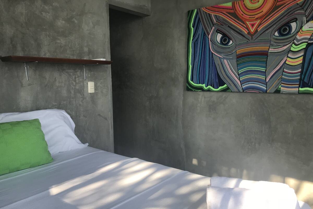 Premium bedding, free WiFi, wheelchair access