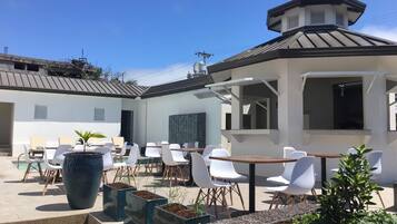 Poolside bar