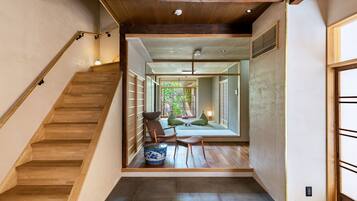 Traditional House, 4 Bedrooms, Kitchen, Garden View | 3 bedrooms, in-room safe, individually decorated, individually furnished