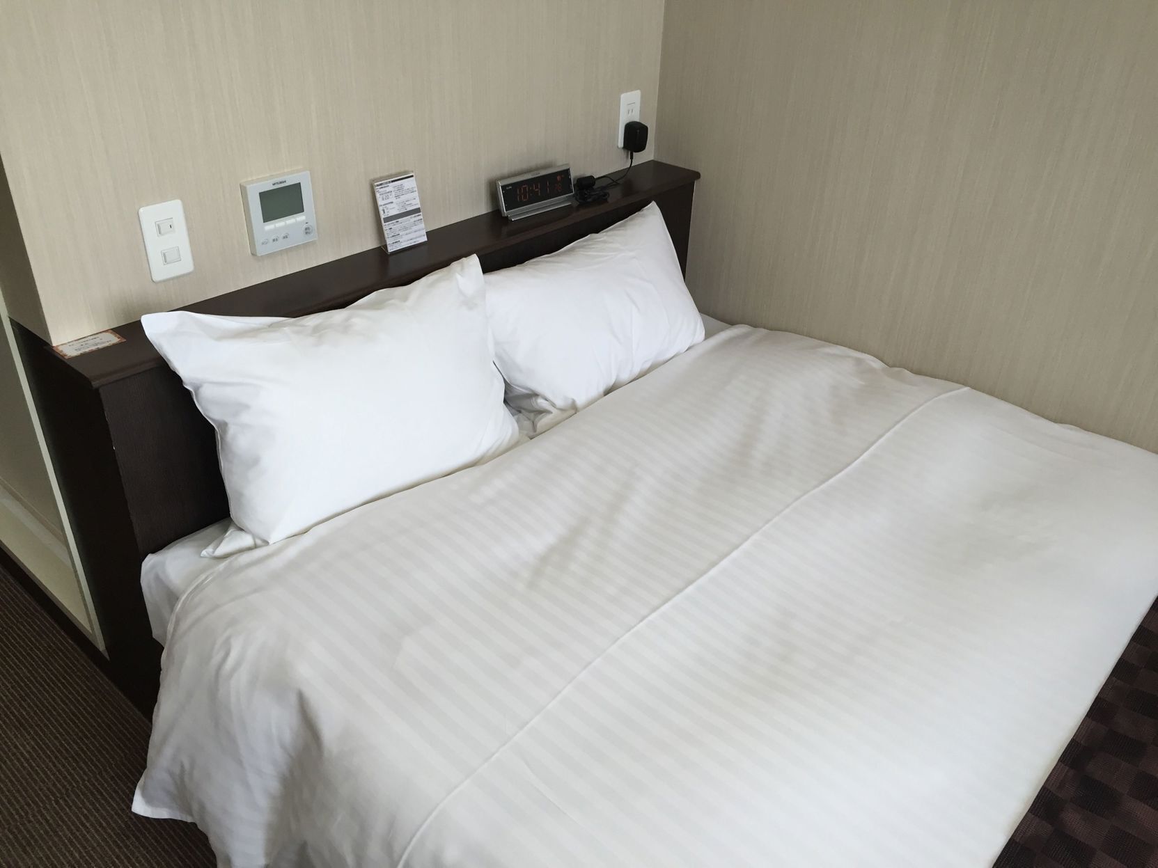 書桌、遮光窗簾/窗簾、熨斗/熨衫板、免費 Wi-Fi