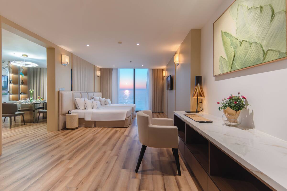 executive suite ocean view room | 1 bedroom, minibar, in-room safe, blackout curtains