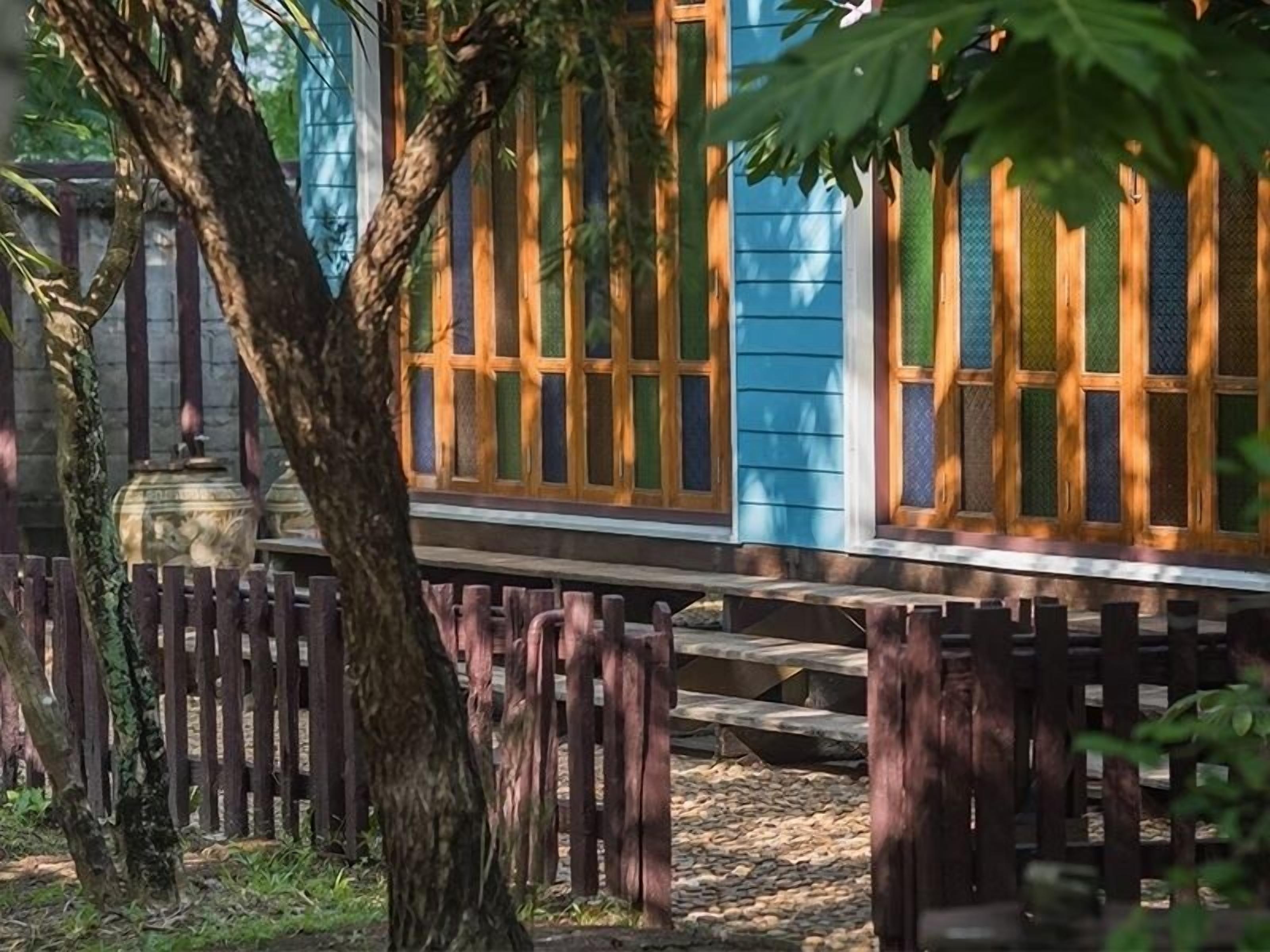 deluxe cabin | balcony