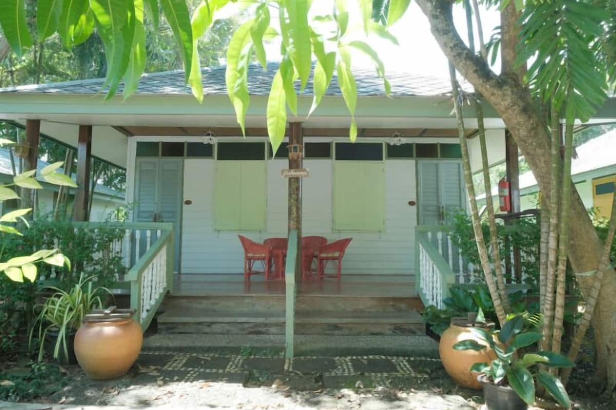 1 bedroom, in-room safe, free WiFi, bed sheets