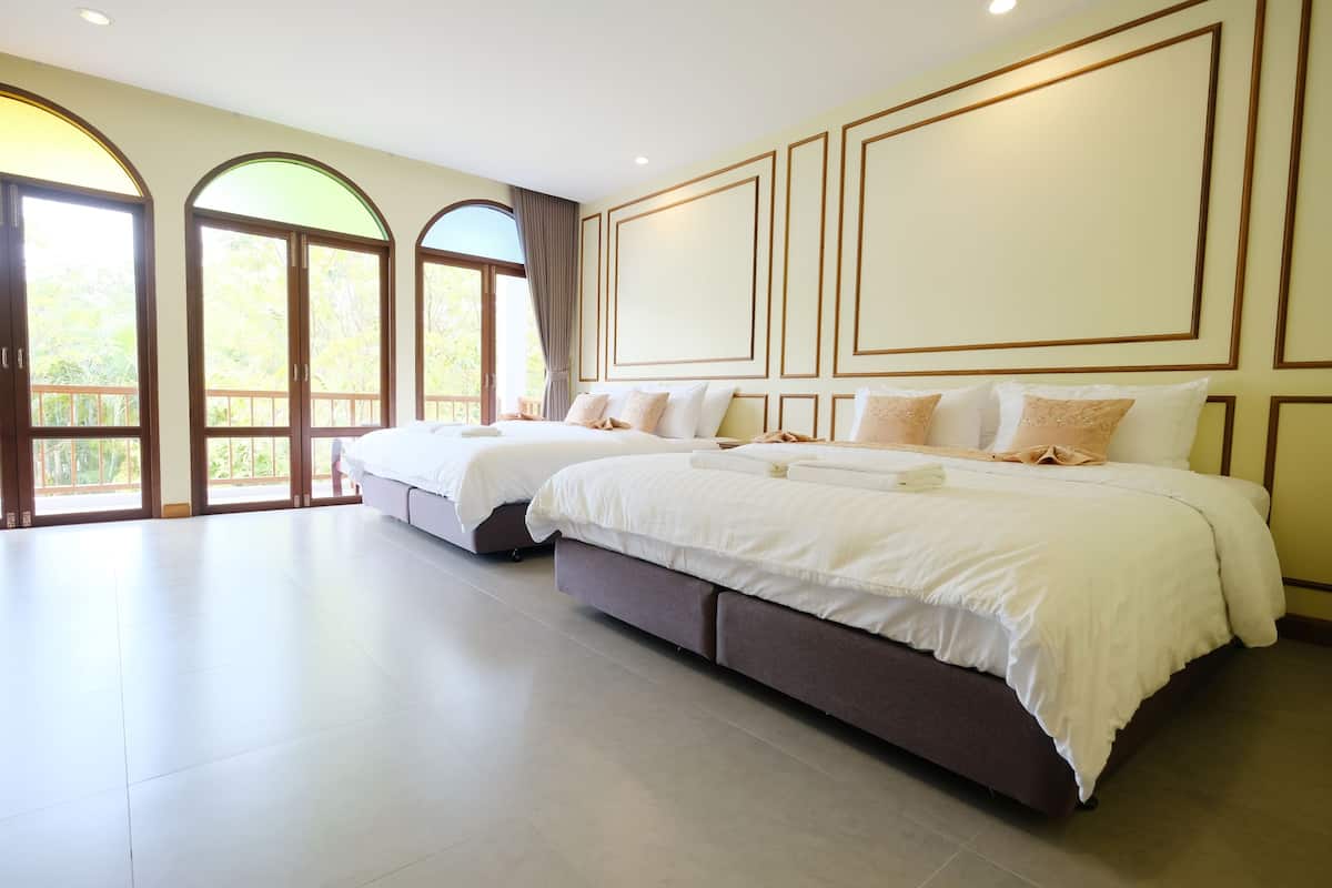 1 bedroom, in-room safe, free WiFi, bed sheets