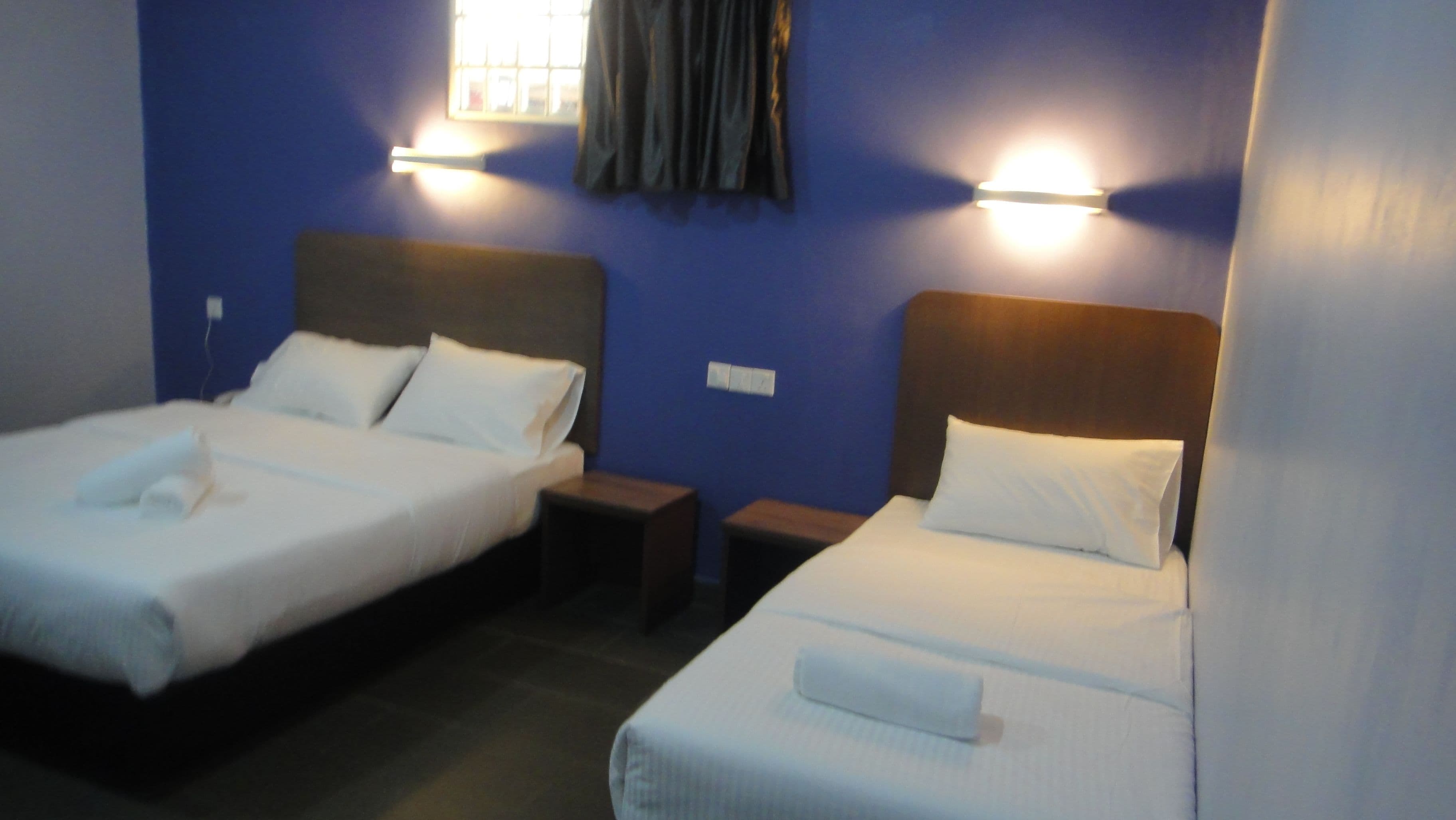 family room | desk, iron/ironing board, free wifi, bed sheets