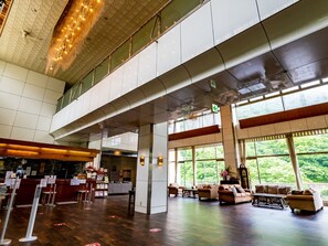 ฝ่ายต้อนรับ