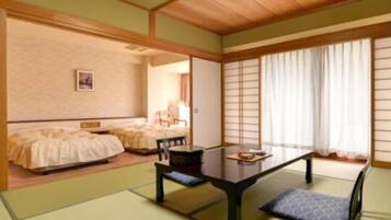 In-room safe, desk, iron/ironing board, free WiFi